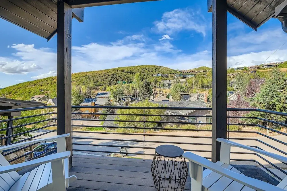 Mountain Luxury In Old Town Spa - Walk To Main 440 3 Bedroom Home