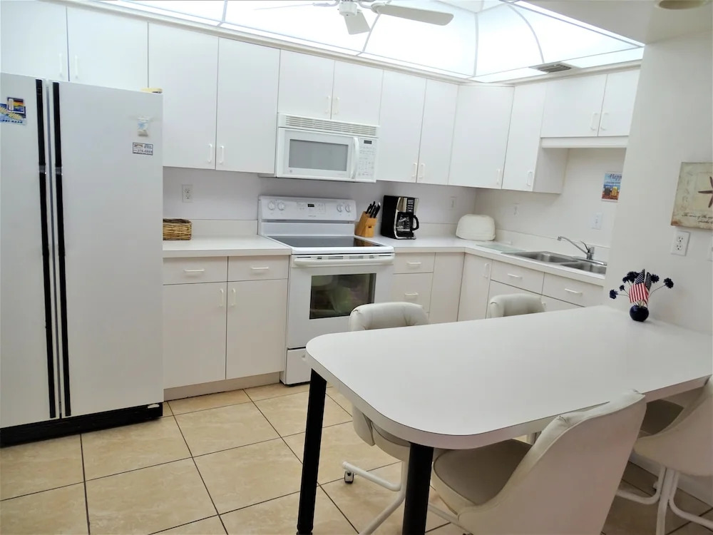 Siesta Beach House #101 Ground Floor, End Unit 1 Bedroom 1 Bathroom Co