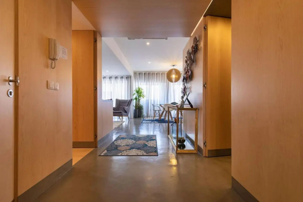 Lovelystay - Sunshine Residence in the Heart of Graça