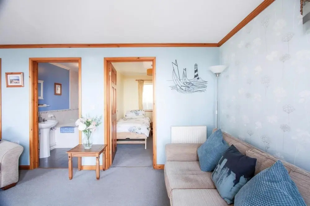 Bluebell Cottage - 2 Bedroom Holiday Home - Bronllys Farm Llanelli