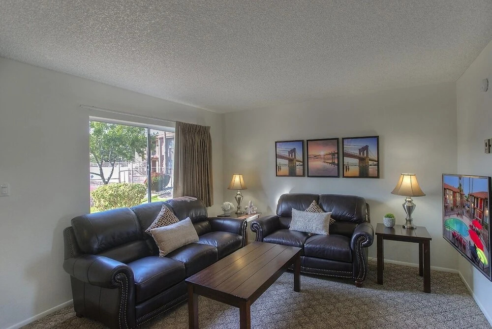 141 Fully Furnished Condo by RedAwning