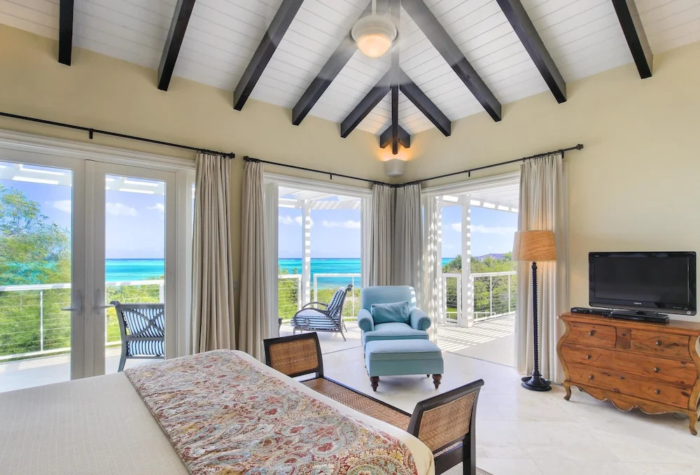 Cobalt Villa - Four Bedroom Home