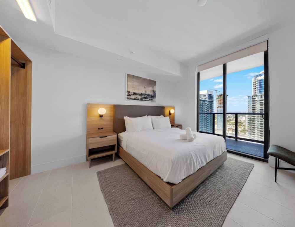 2-BD Condo in - Skyline & Ocean Views
