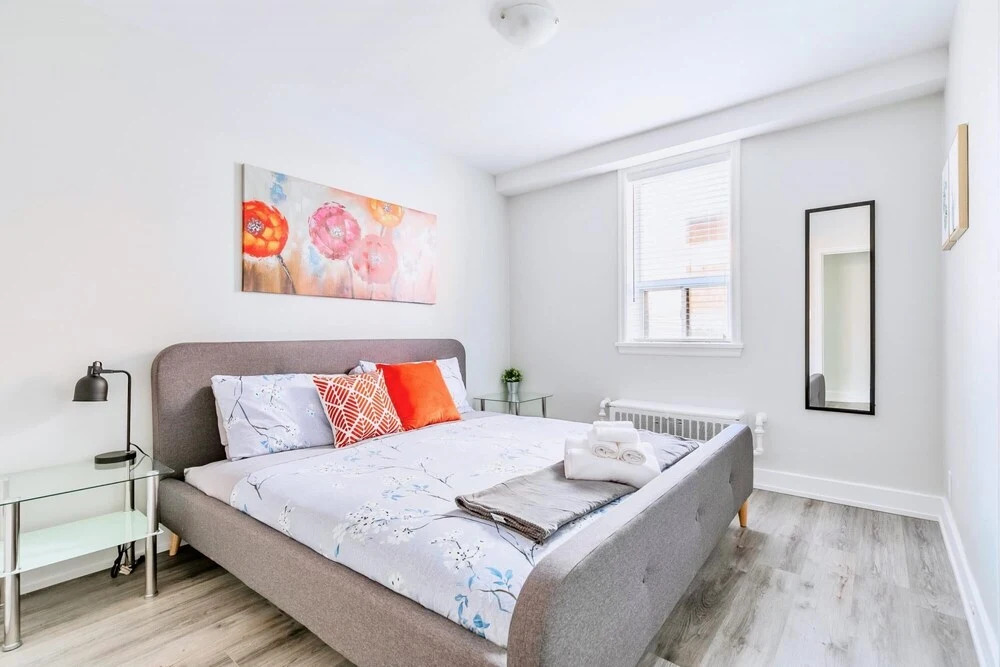 1BR Apt - w King Bed and Netflix- Close to DT
