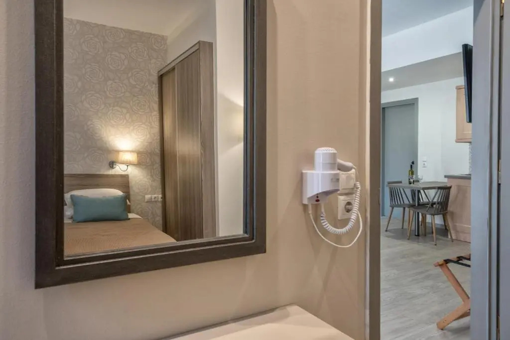 Lefkoniko Icarus Suites