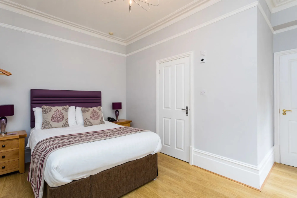 The Lawn Guest House Gatwick