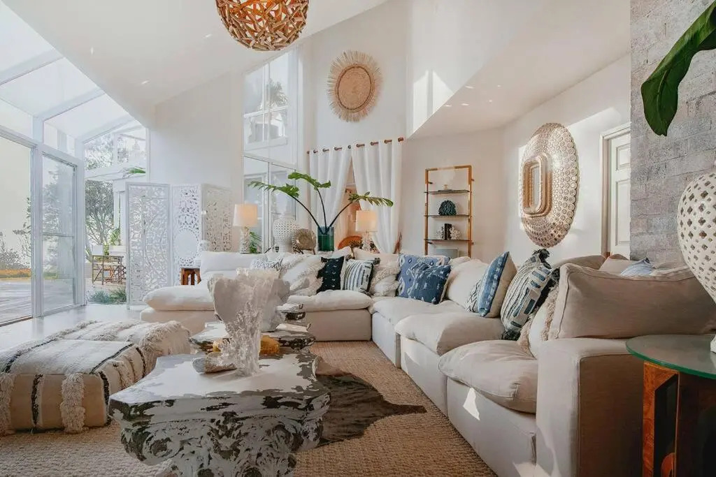 Barellen Beach House - Luxe Beach Front, Oceanview