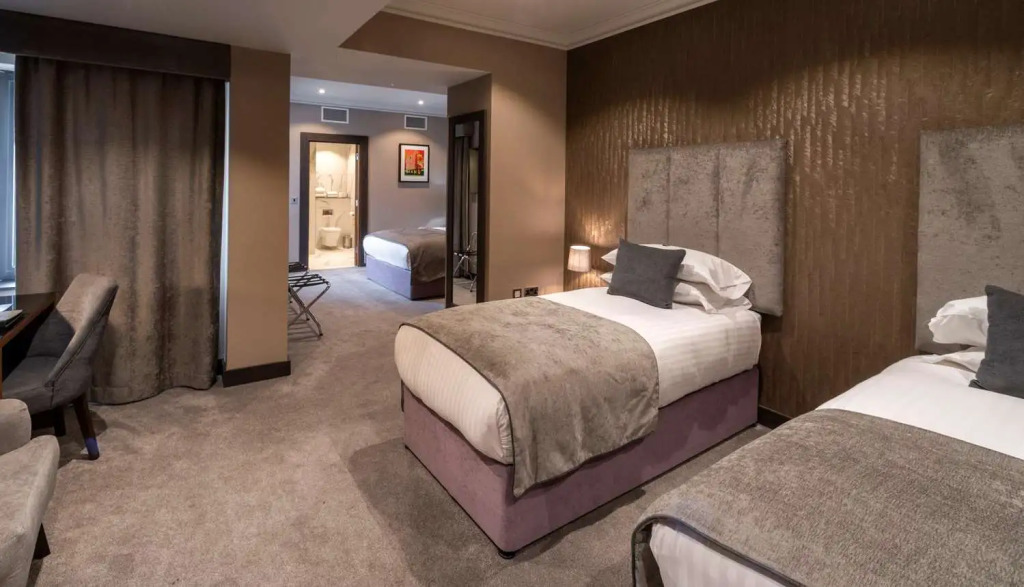 DoubleTree by Hilton Belfast City Ten Square