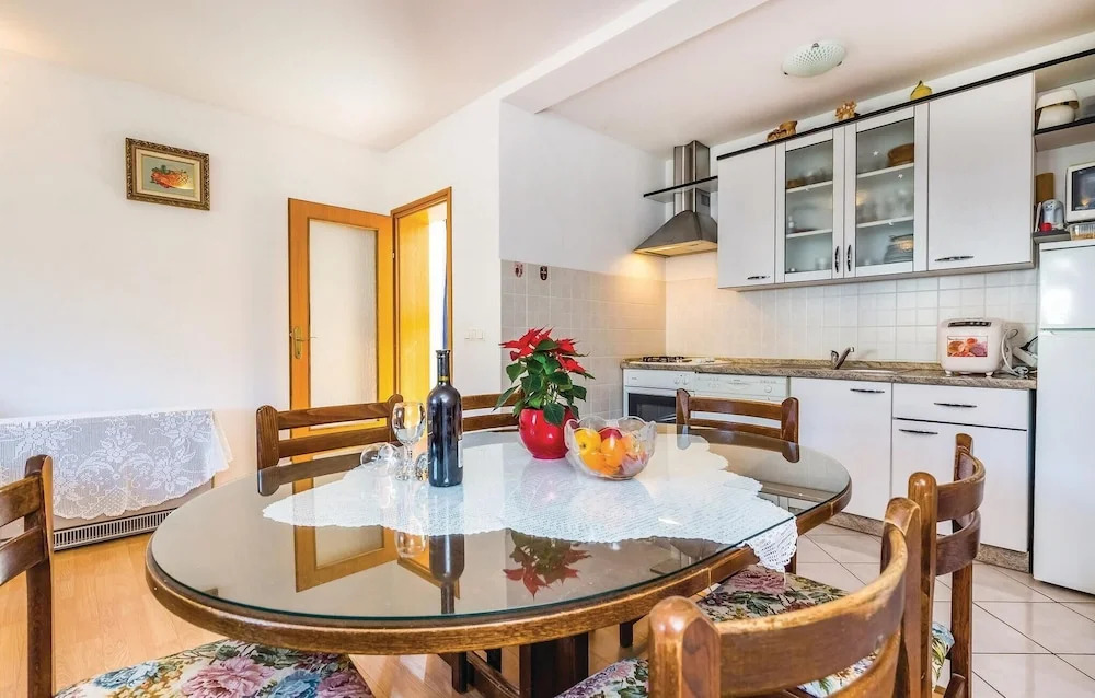 Awesome Home in Rab With Wifi and 2 Bedrooms