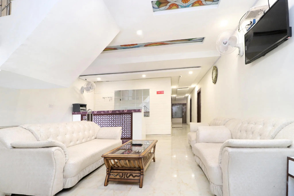 Capital O 26689 Grand Vista