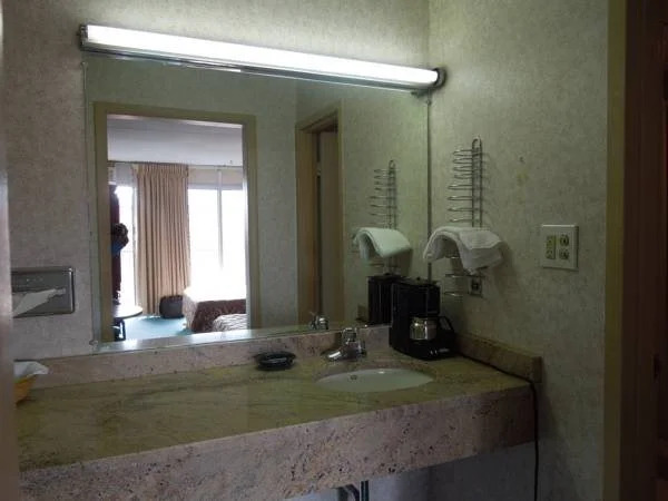Central Plaza Hotel
