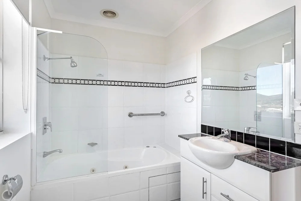 Barrington, Unit 814/43-45 Shoal Bay Road