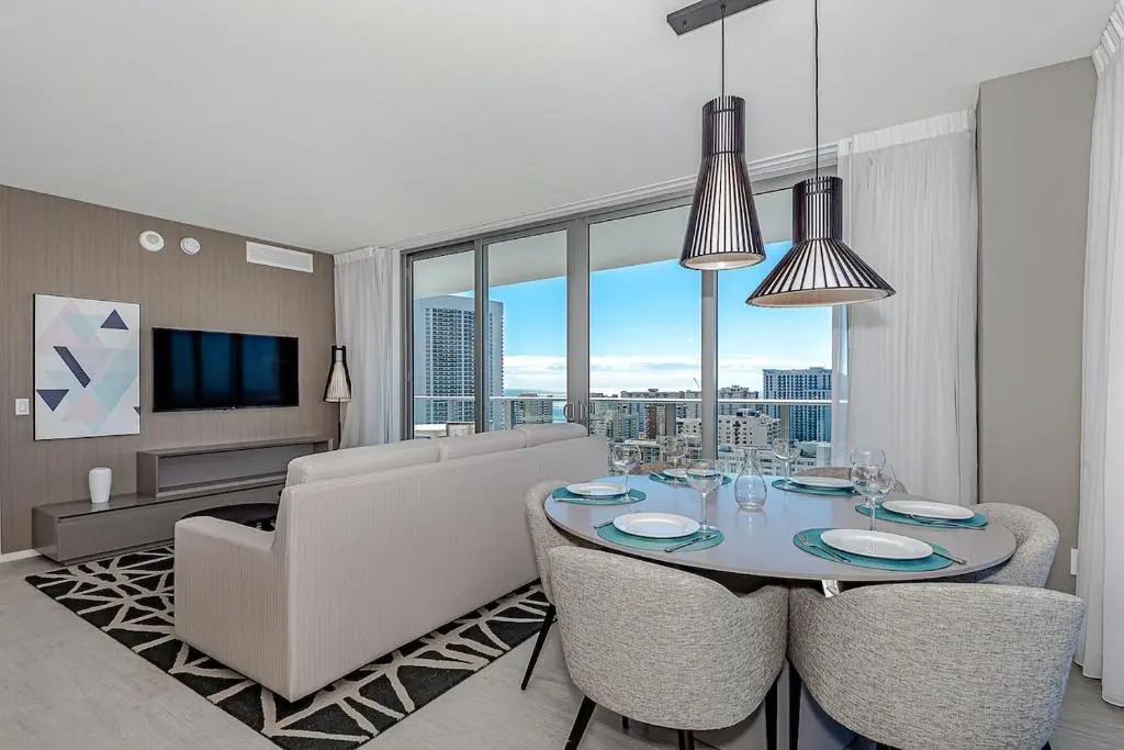5*AMENITIES Luxury 3 BR-Stunning VIEW & High Floor