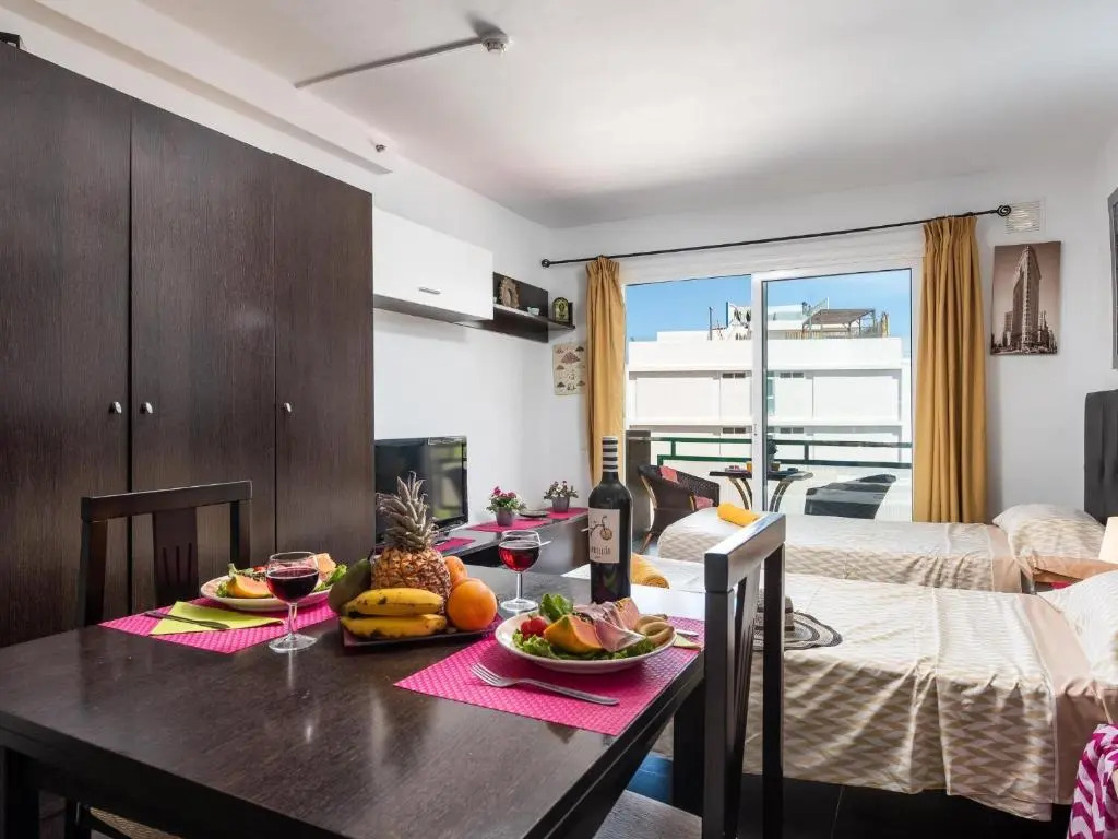 603 Studio Comodoro first sea line