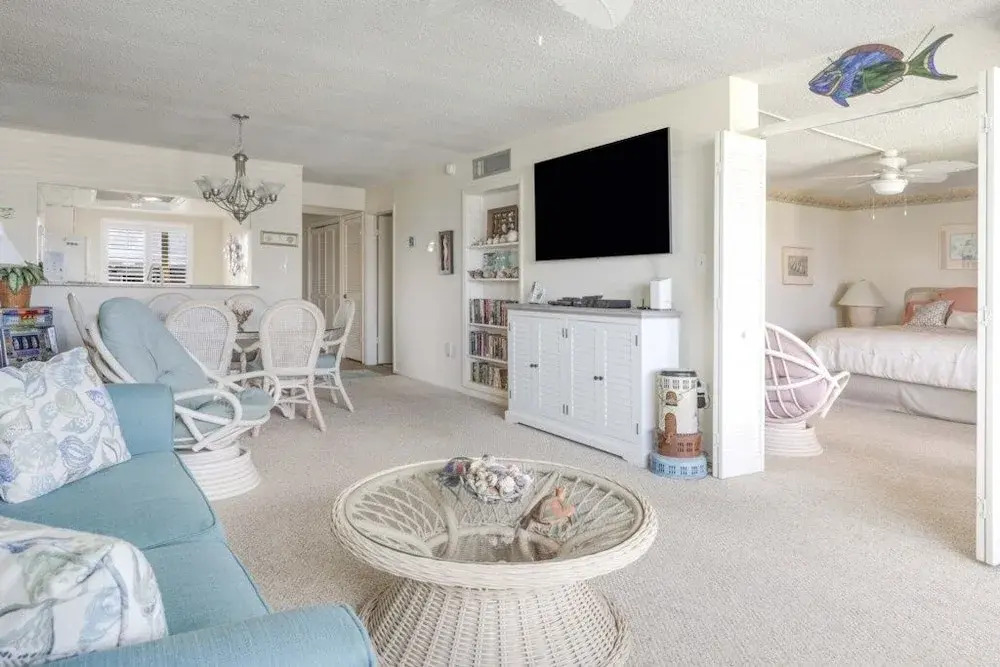 Loggerhead 424 2 Bedroom Condo by RedAwning