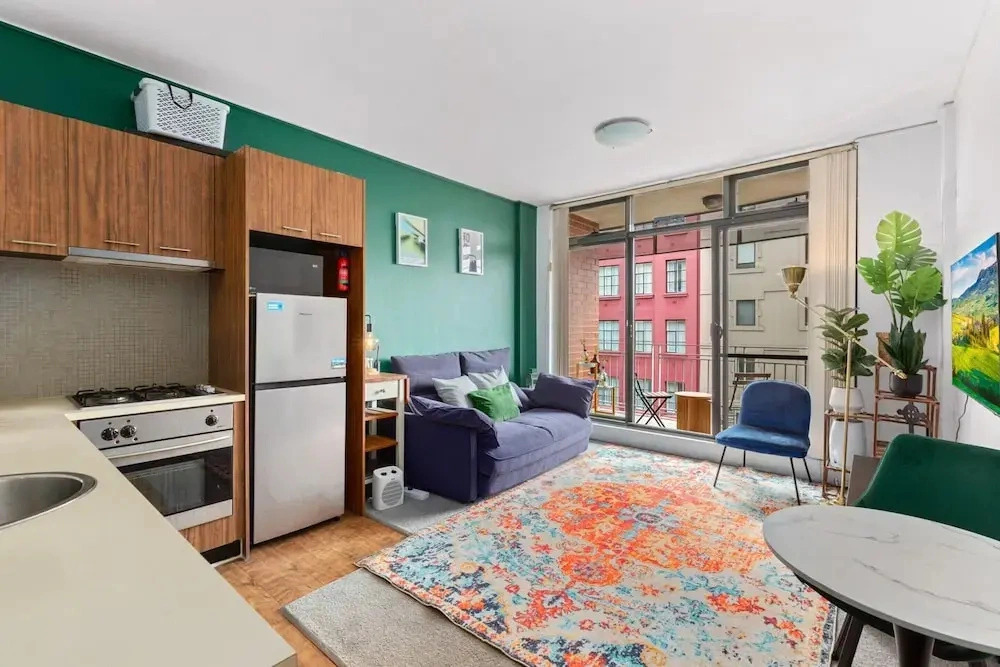 Chic Inner-city 1 Bedroom With Balcony