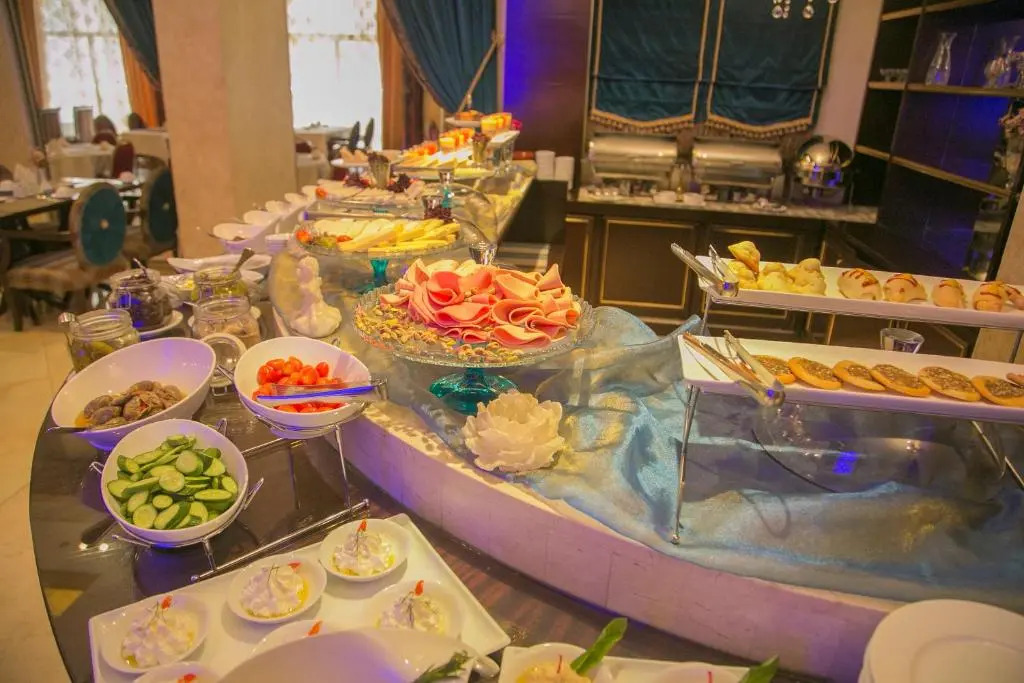 Queens Suite Hotel