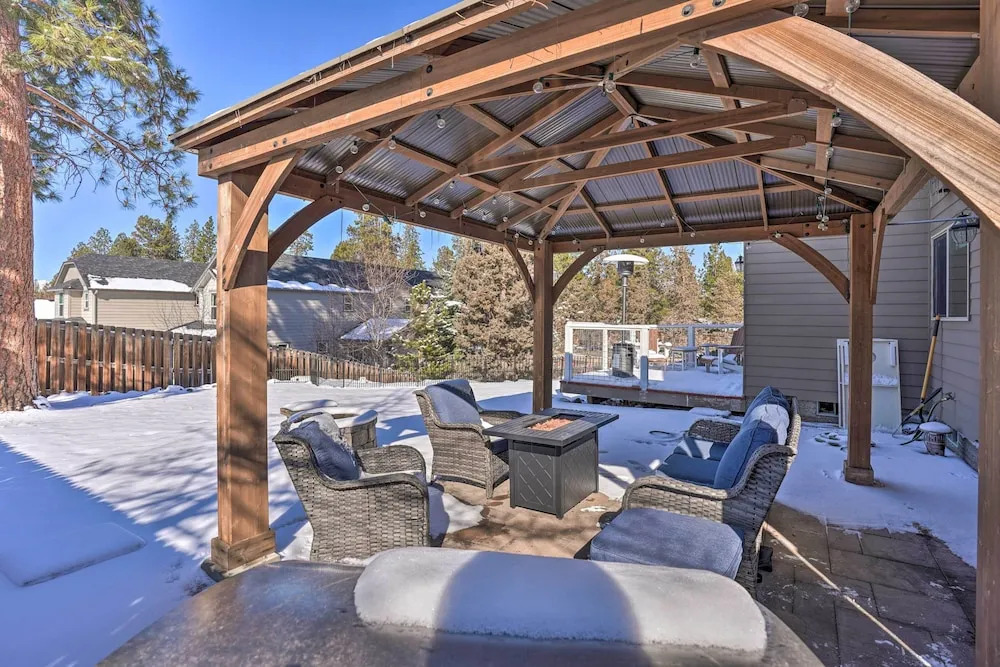 Family-Friendly Oregon Vacation Home w/ Yard