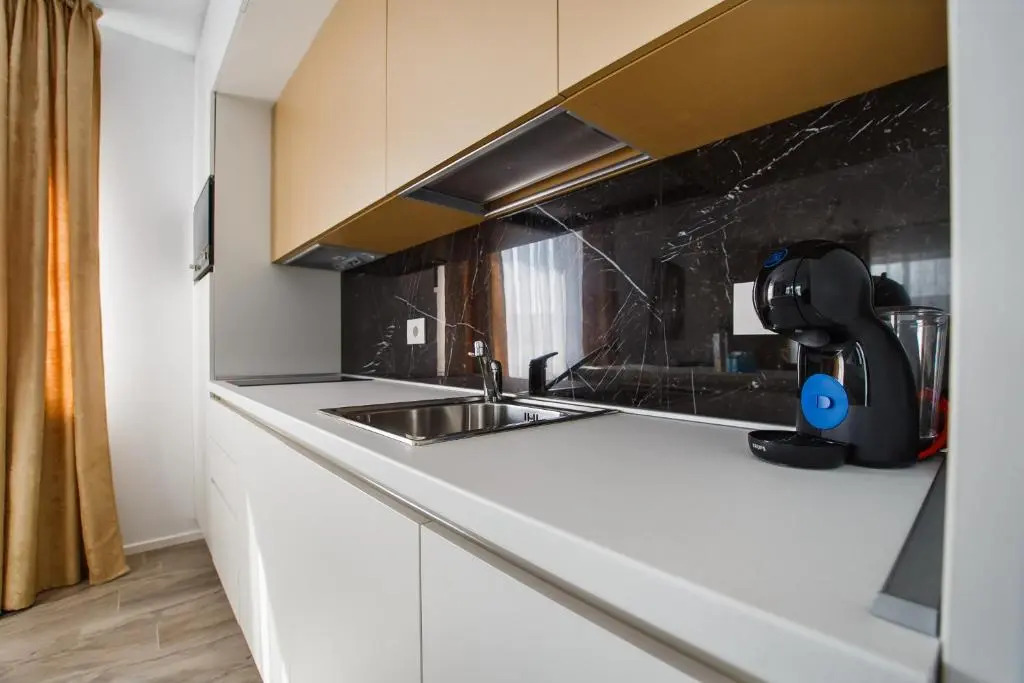 No. 10 - The Penthouse in City Center