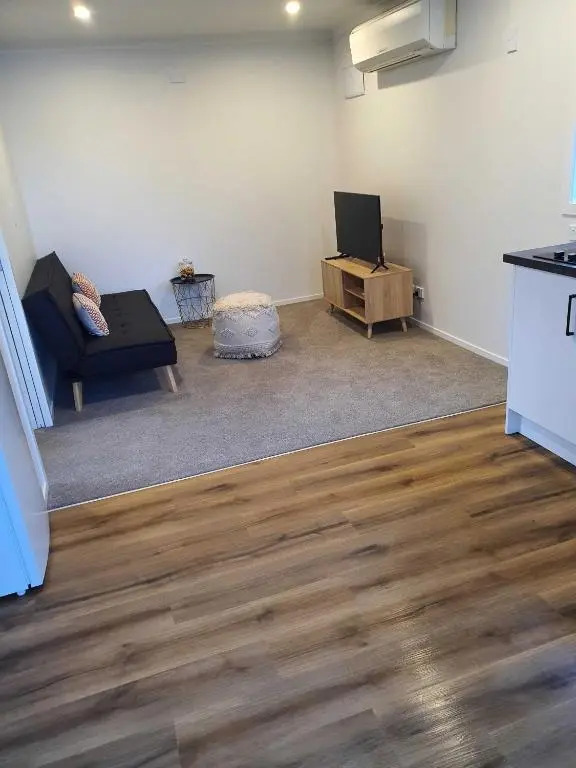 Modern 1 bedroom guest house