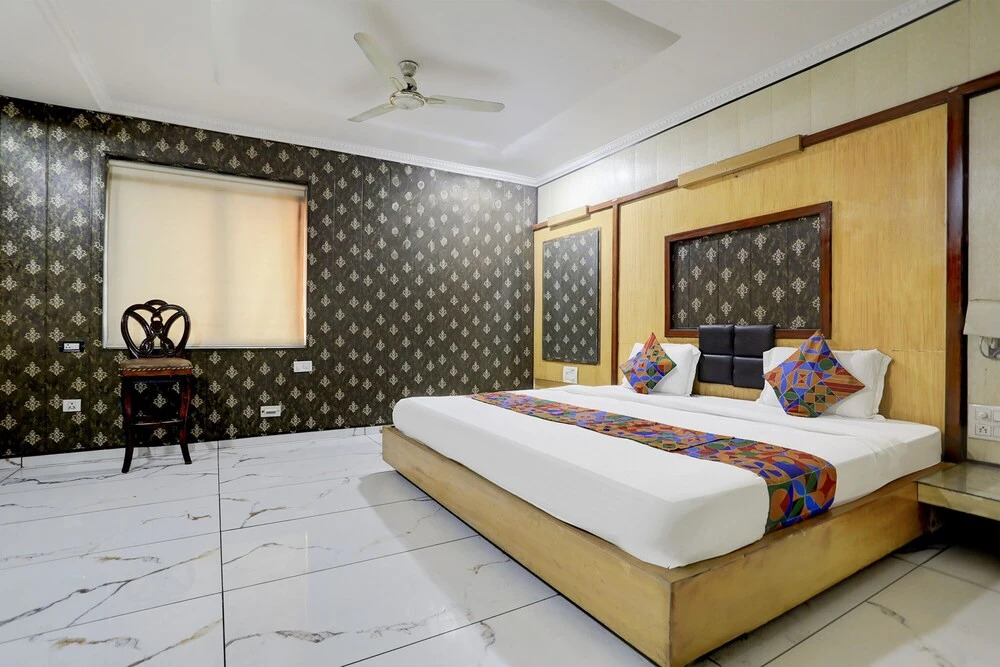 Hotel Rahul Deluxe