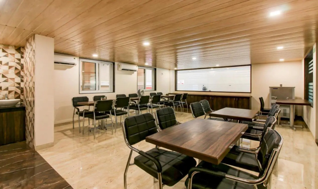 Hotel Vrushali Inn