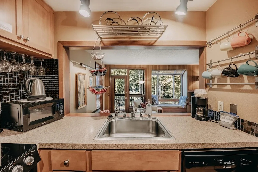 41sw - Sauna - Wifi - Fireplace - Sleeps 8 3 Bedroom Home by Redawning