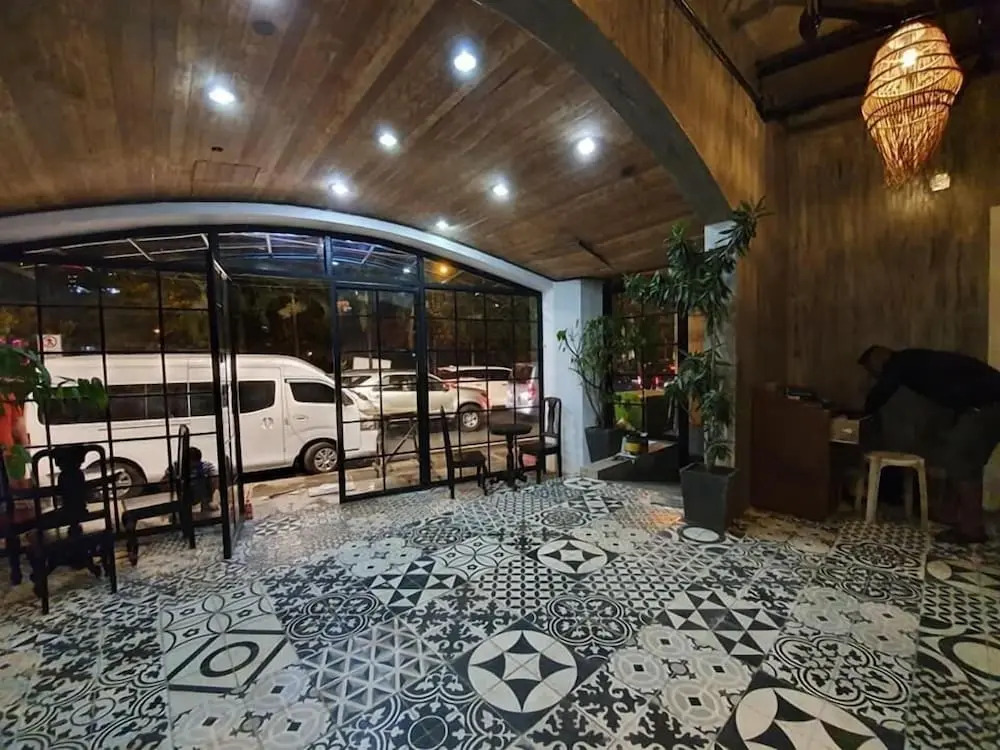 CONNECTOR Hostel