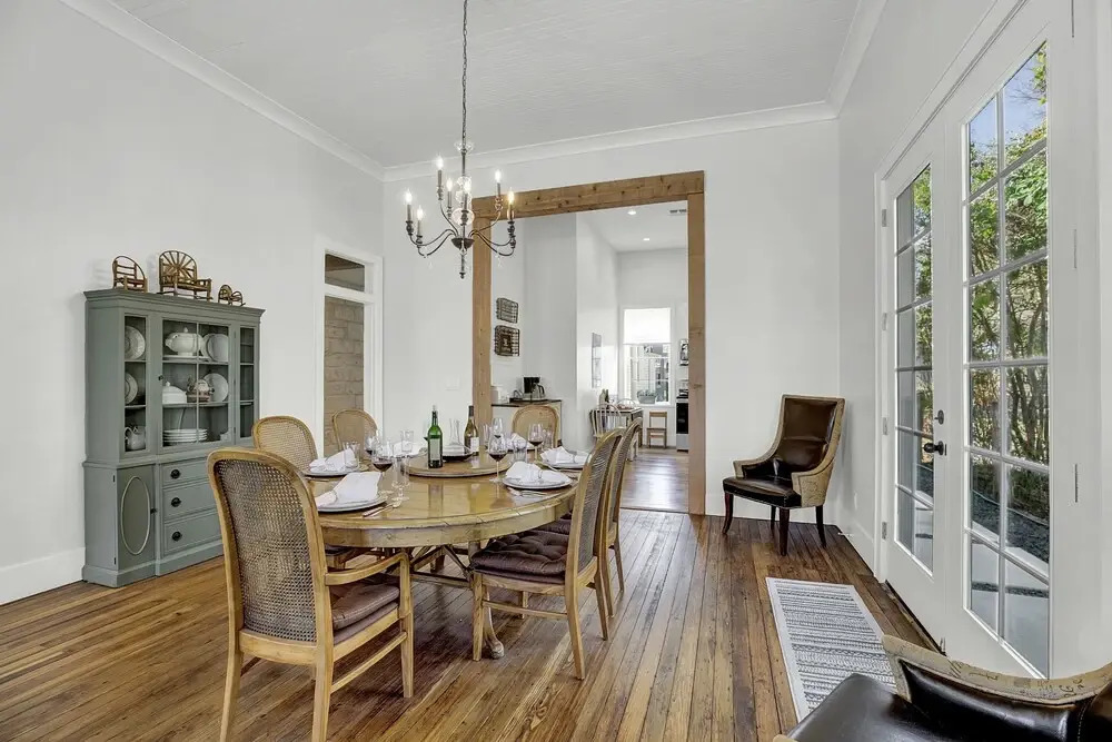 New! Luxurious Home 1blk to Main W/wine Cellar