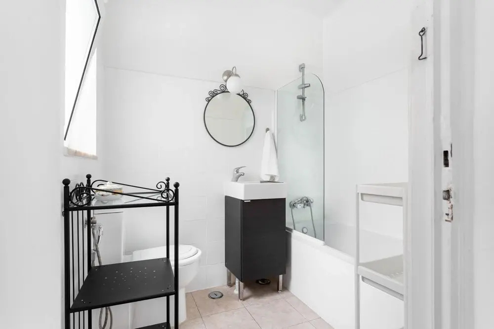 ALTIDO Stunning 4BR Apt w/terrace&seaview in Alfama
