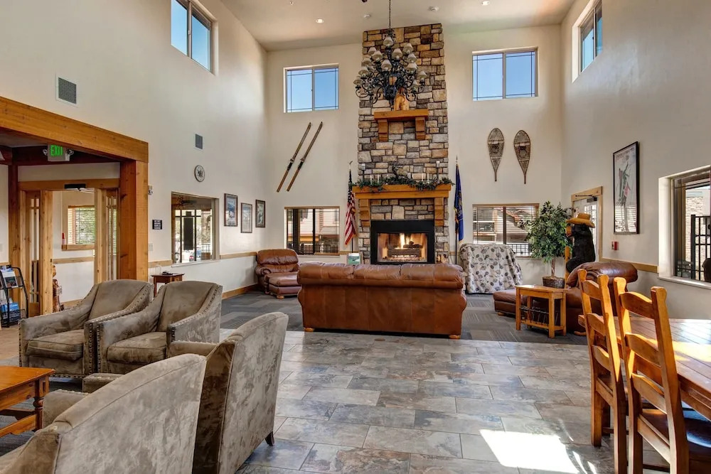 New Listing! Mountain-view Ski W/ Hot Tub 4 Bedroom Home