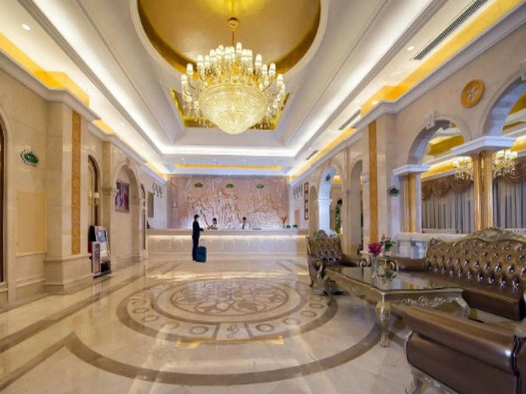 Vienna Hotel Guangzhou Chimelong Dashi Metro Station