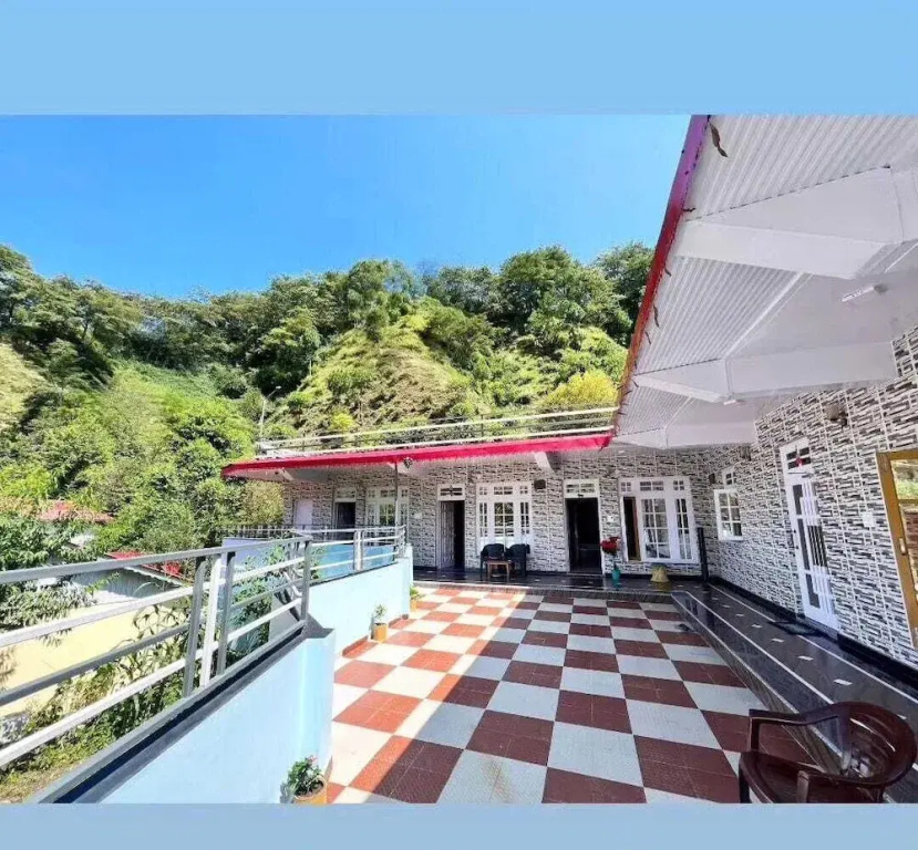 Rock Mountain Premium Homestay, Dalhousie Family & Couple Friendly Relaxing Stay Away from Crowd