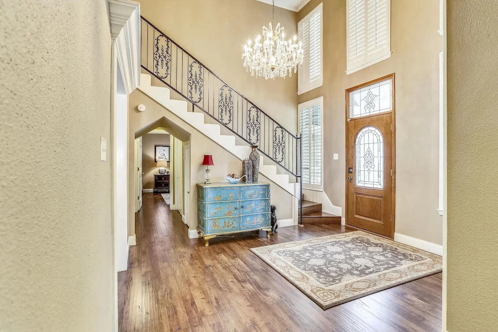 Franklin Mansion - Huge Near Stadiums W/pool & Hot Tub 5 Bedroom Estate
