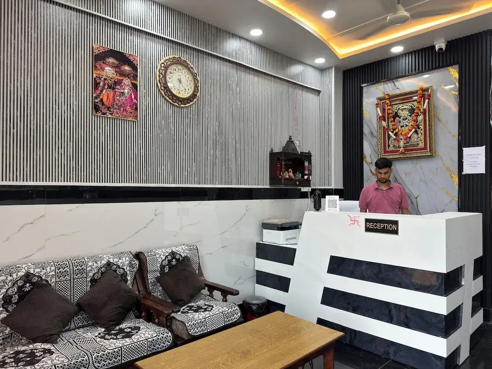 Satya Nikunj INN