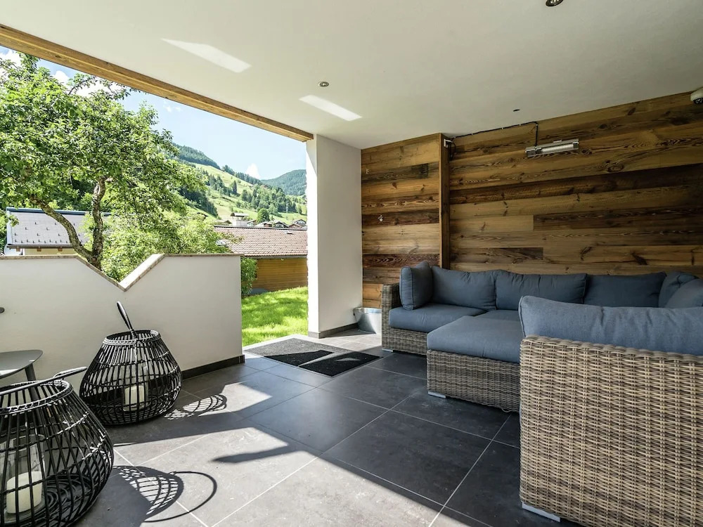 Luxurious Holiday Home With Jacuzzi In Wagrain Austria