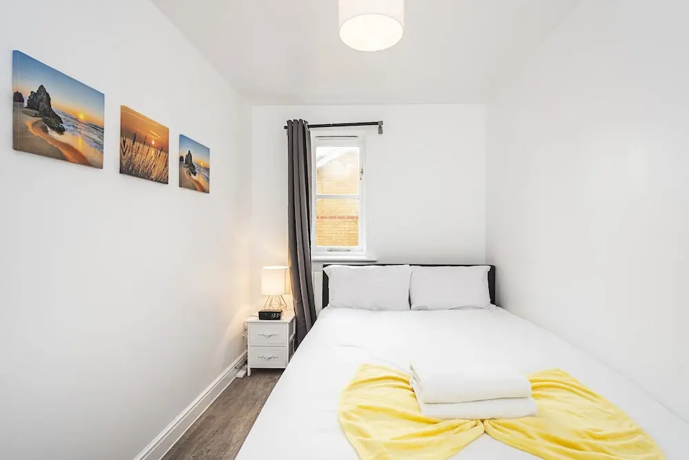 Modern 2 Bedroom Lewisham Apartment
