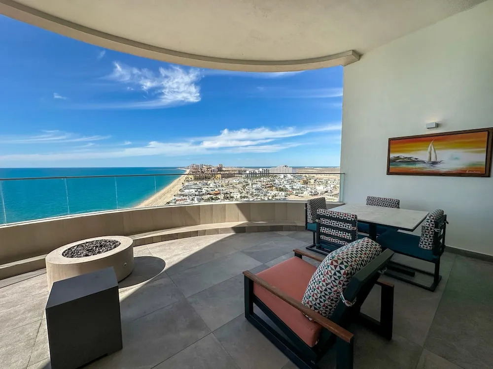 Beachtop Haven 2BR Condo at Iconic Sandy Beach