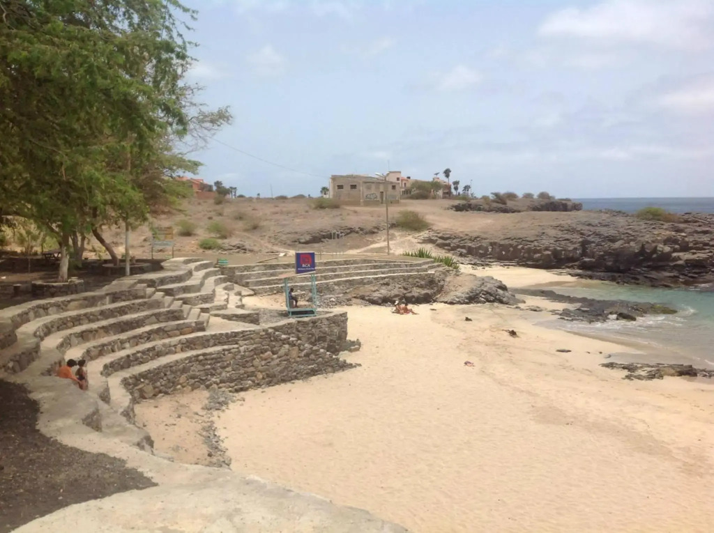Casa Cabral : Big Apartment next to the beach