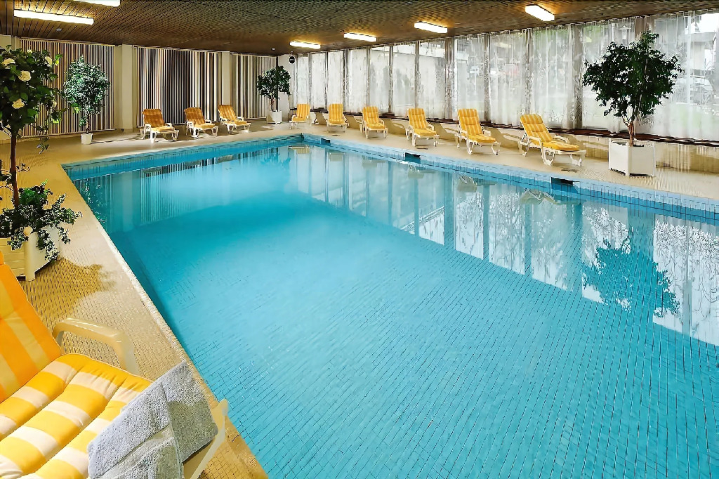 Victoria Hotel & Residence