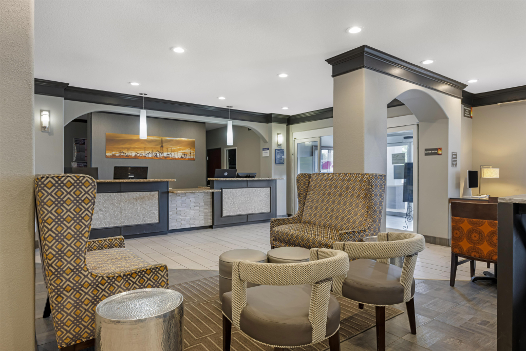 Best Western South Plains Inn & Suites