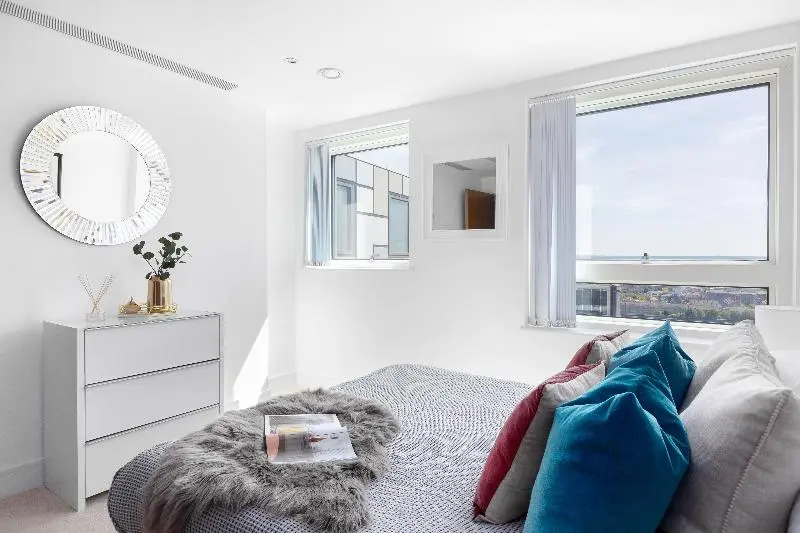 Lincoln Plaza Two-Bedroom Apartments