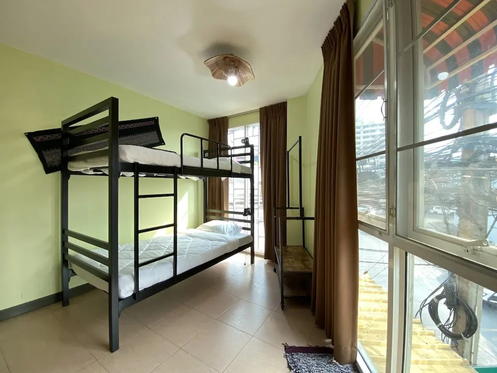 Oyo 699 Mon Hostel