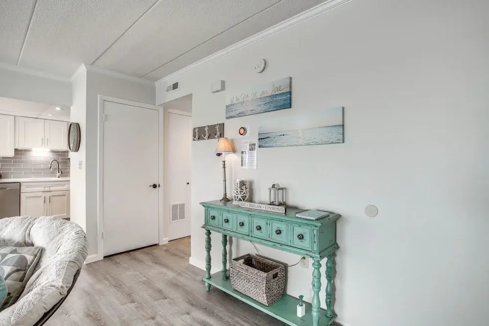 Pool & Boardwalk Access: Bayfront Ocean City Condo