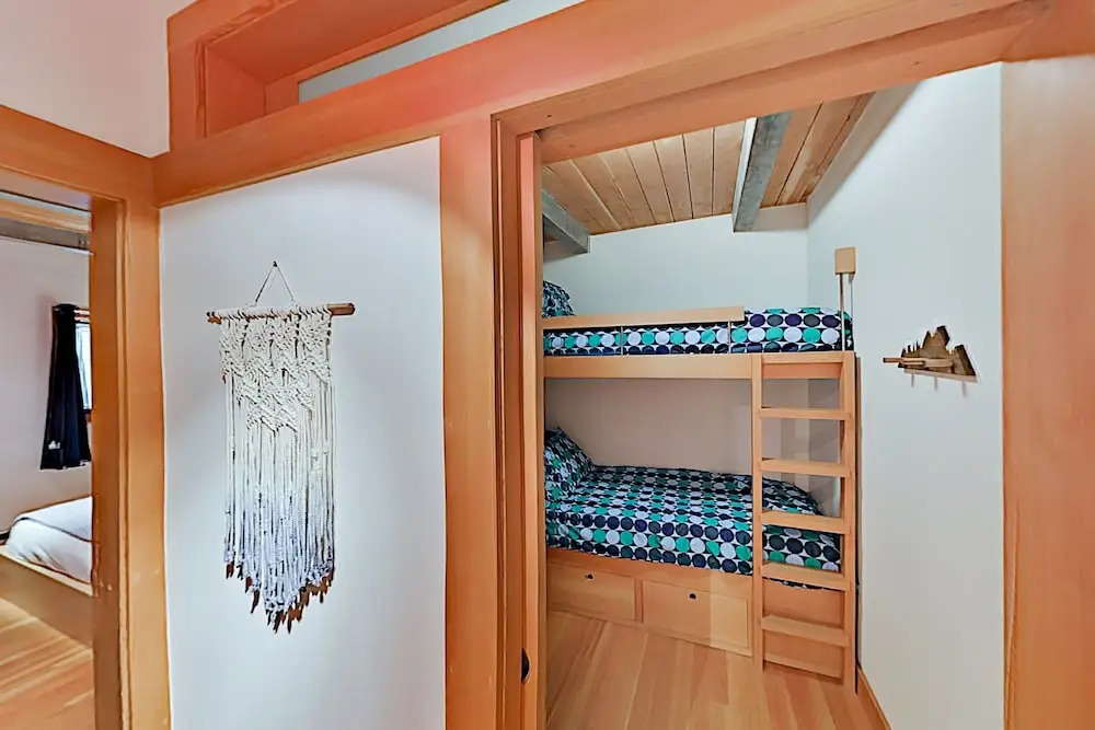 15tru2ag 3 Bedroom Condo