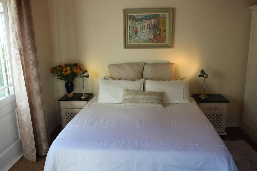 Die Braaihuis- sleeps 6, Large Veranda, Sea Views, Central and Fabulous