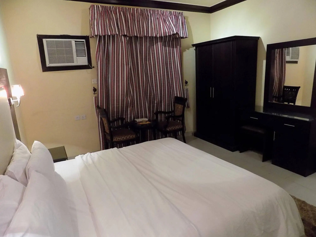 Al Yamama Palace Rawabi Branch (4)