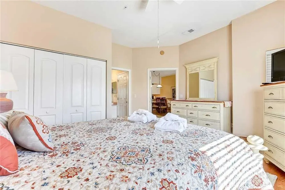 Ocean Village Club Q32 - Two Bedroom Condo