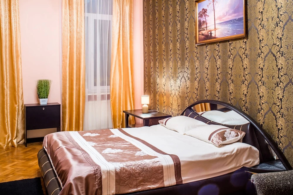 Three bedrooms & studio in the Center