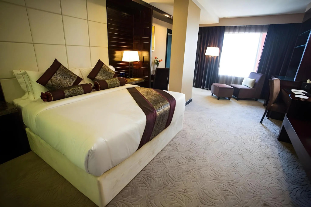 Royale Signature Hotel